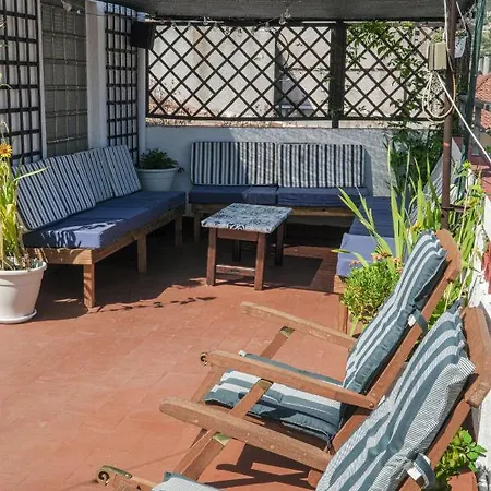 Mana Mana Youth بيت شباب