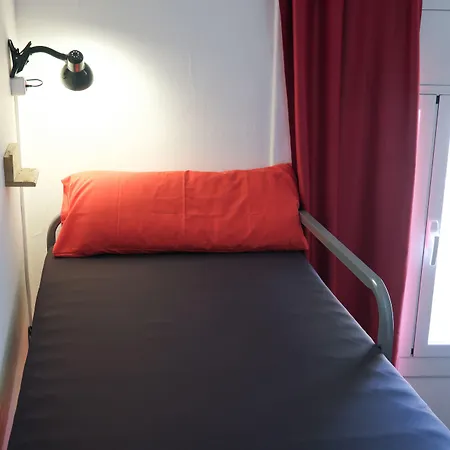 Mana Mana Youth Hostel