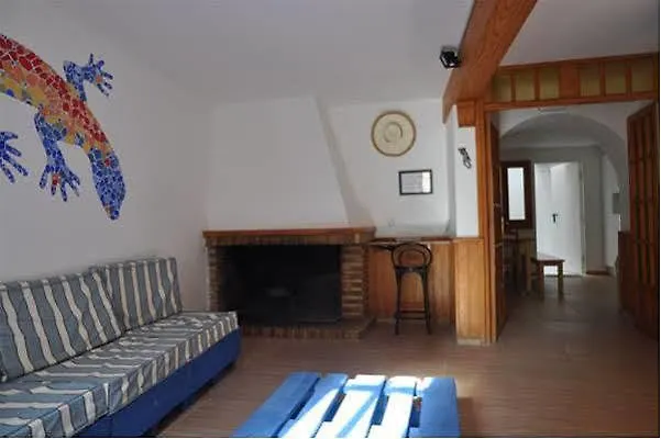 Mana Mana Youth Hostel