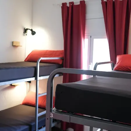 Mana Mana Youth Hostal *