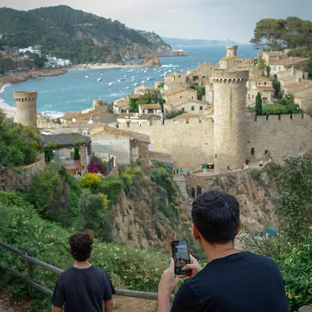 Mana Mana Youth Hostel