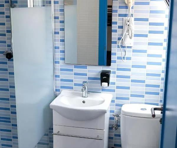 Mana Mana Youth Vandrarhem *