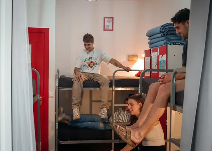 Mana Mana Youth Vandrarhem *